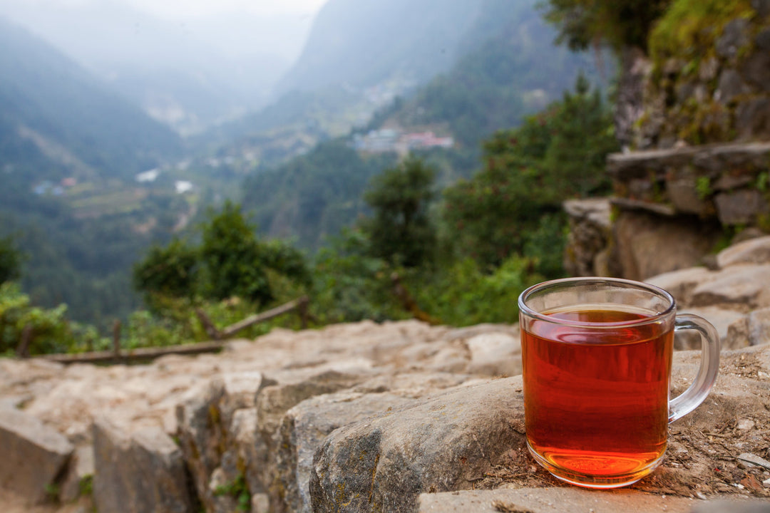 Zubereitung von Tee aus Nepal